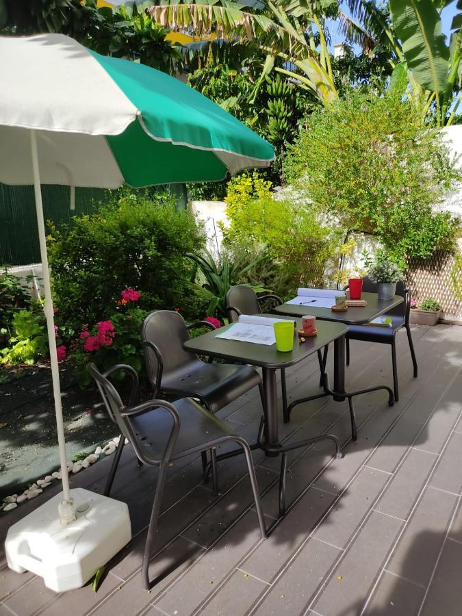 Sunny orange garden apartment in central Lissabon Buitenkant foto