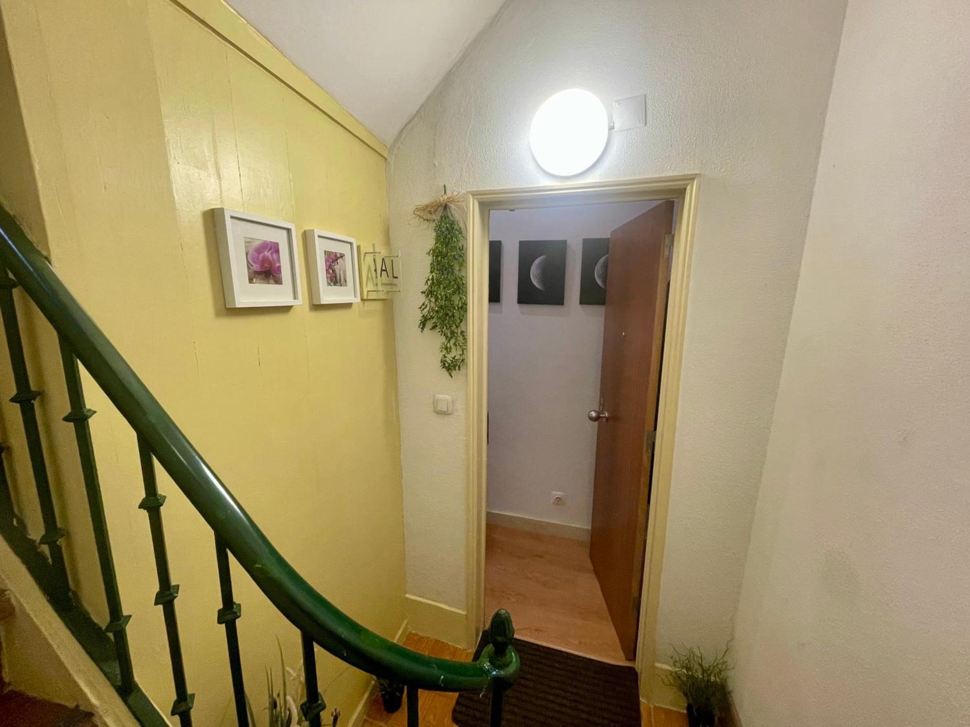 Sunny orange garden apartment in central Lissabon Buitenkant foto