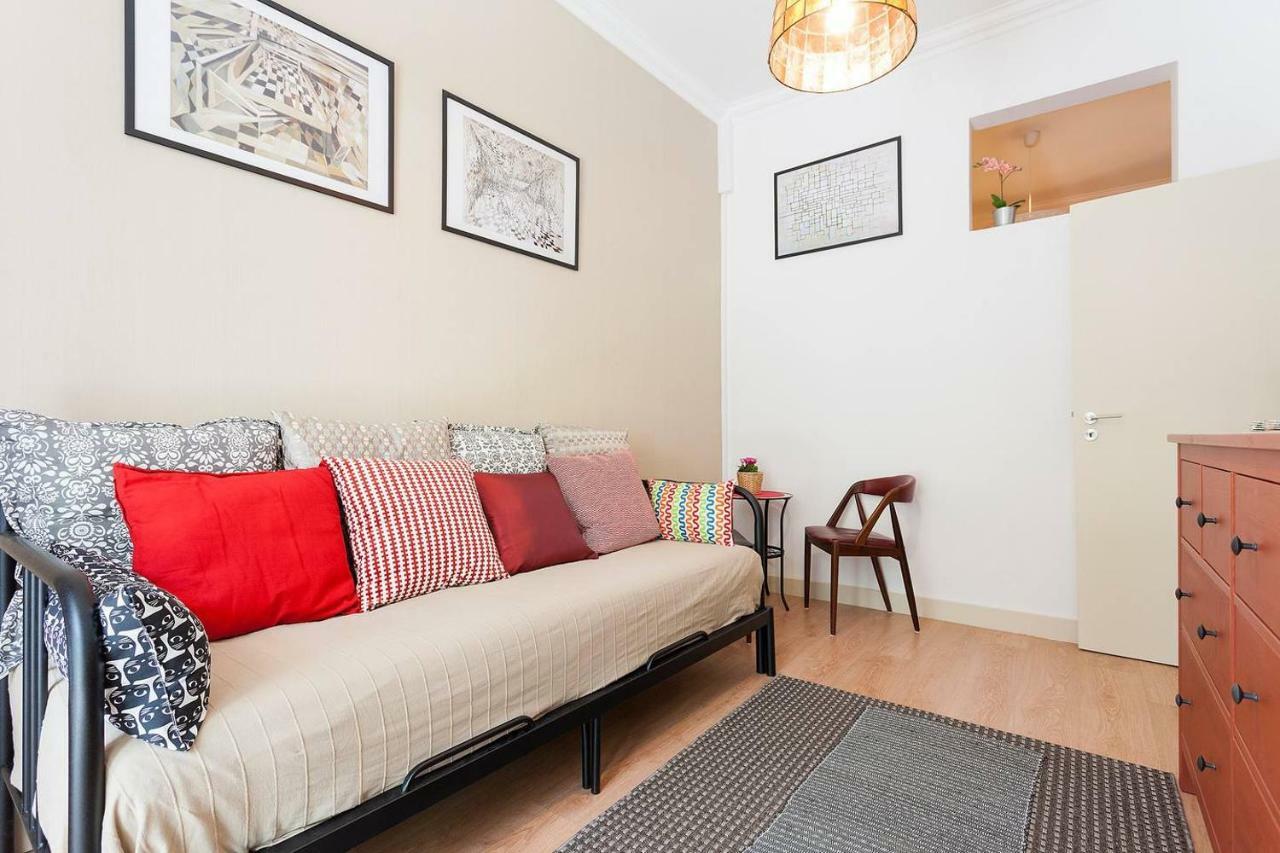 Sunny orange garden apartment in central Lissabon Buitenkant foto