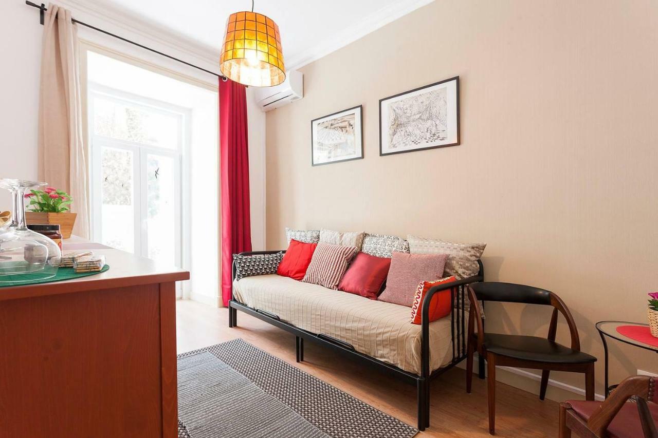 Sunny orange garden apartment in central Lissabon Buitenkant foto