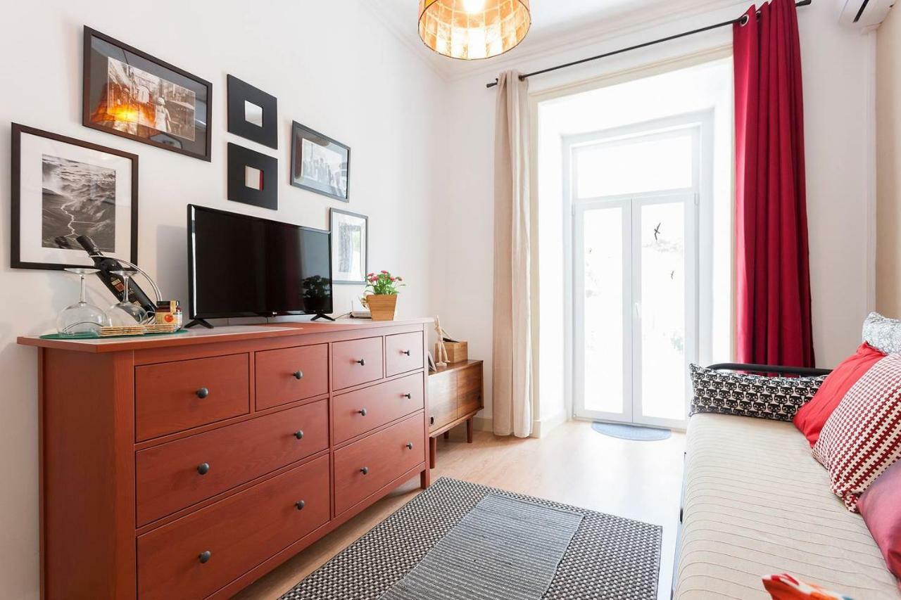 Sunny orange garden apartment in central Lissabon Buitenkant foto