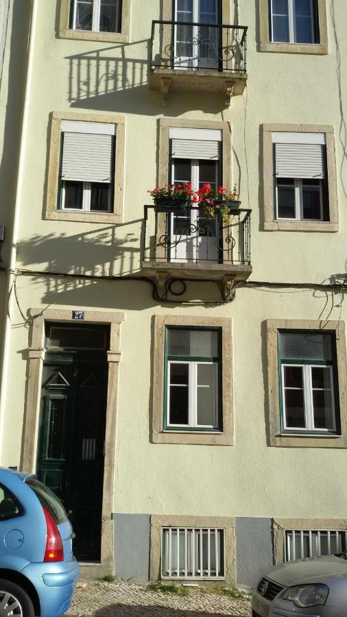 Sunny orange garden apartment in central Lissabon Buitenkant foto